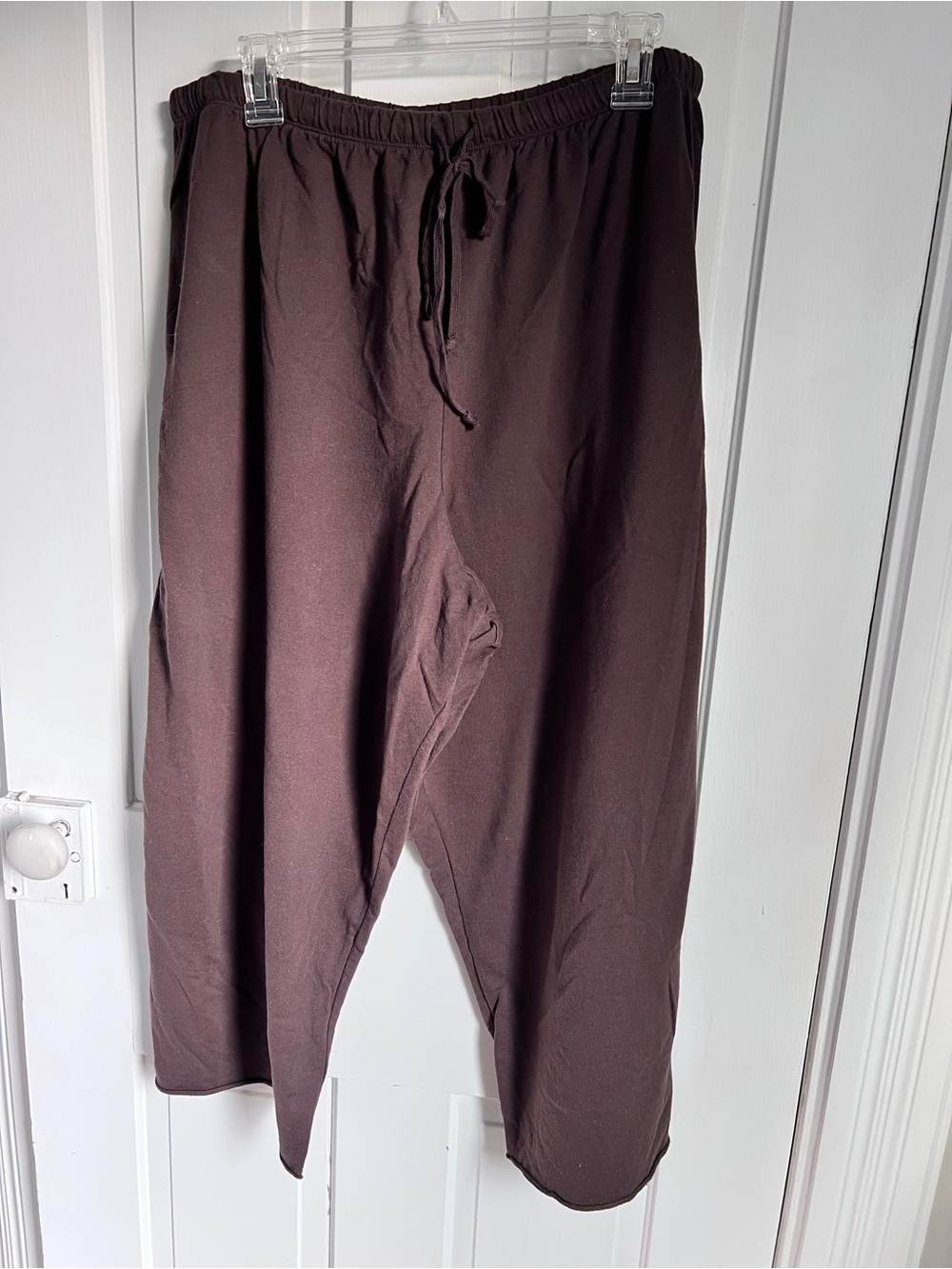 Hot Cotton Women's Cropped Drawstring Lounge Pants in Deep Brown size 2XL